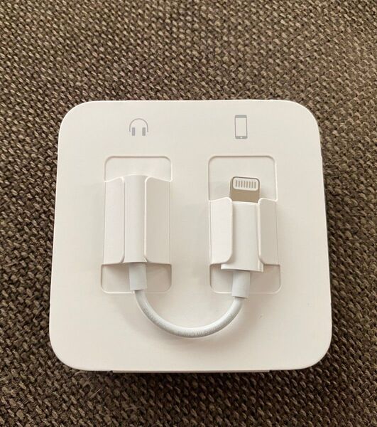 Apple 純正 ライトニング-3.5mm ヘッドフォンジャックアダプタ DAC