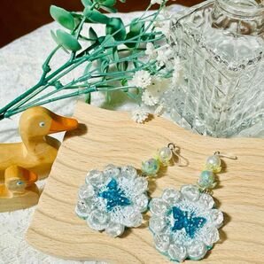 気持ちが上向く個性派ピアス No.01 ハンドメイド アクセサリー