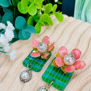 気持ちが上向く個性派ピアス No.30 ハンドメイドピアス ピアス ハンドメイド アクセサリー