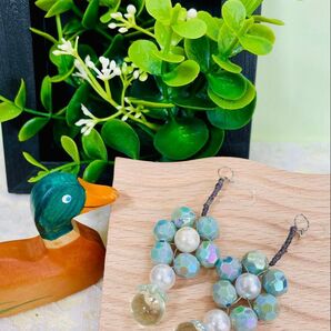 気持ちが上向く個性派ピアス No.10 ハンドメイド アクセサリー