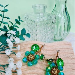 気持ちが上向く個性派ピアス No.23 ハンドメイド アクセサリー