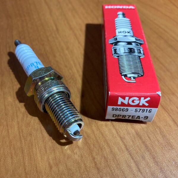 未使用 NGK DPR7EA-9 スパークプラグ HONDA純正 98069-57916