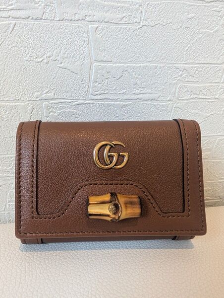 【未使用】GUCCI ダイアナ ミディアム コンパクトウォレット 3つ折り財布