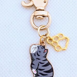 肉球とサバトラのぐでにゃんこの猫キーホルダー