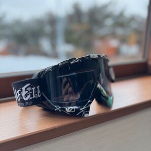 スノーゴーグル