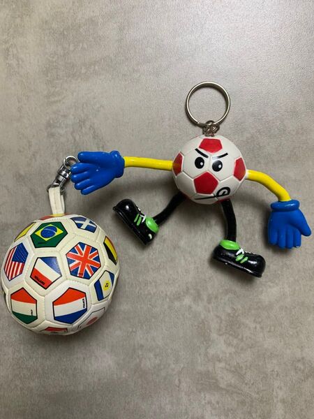 サッカーボール ベンダブル くねくね人形 キーホルダー 国旗柄ソフトサッカーボールキーホルダー