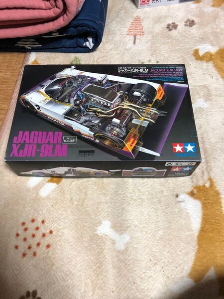 タミヤ1/24 ジャガーXJR-9LM (DECALPOOLデカール付き)