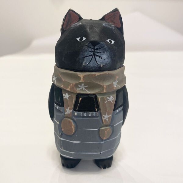 木彫り 手彫り 猫 ネコ 置物 インテリア 工芸品 インテリア雑貨