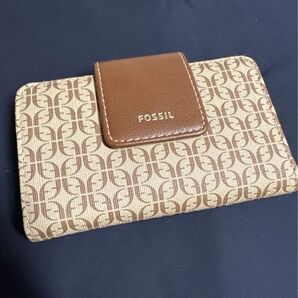 早い者勝ち!Fossil フォッシルカードケースマディソン プリント マルチファンクション横14cm、縦10cm、幅2cmブラウン