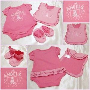 MLB　LA　angels　エンジェルス　ベビー　半袖ロンパース　女の子　ピンク　3点セット　野球　出産祝い　アメリカ　輸入子供服　0/3M 60cm