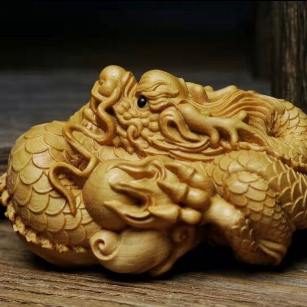 匿名発送 飾り 龍根付 細密黄楊木彫 一刀彫 リアル繊細彫刻(龍/竜/辰) 柘植 お土産 お守り 辰