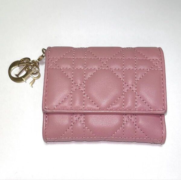 Lady Dior ロータスウォレット カナージュ ラムスキン