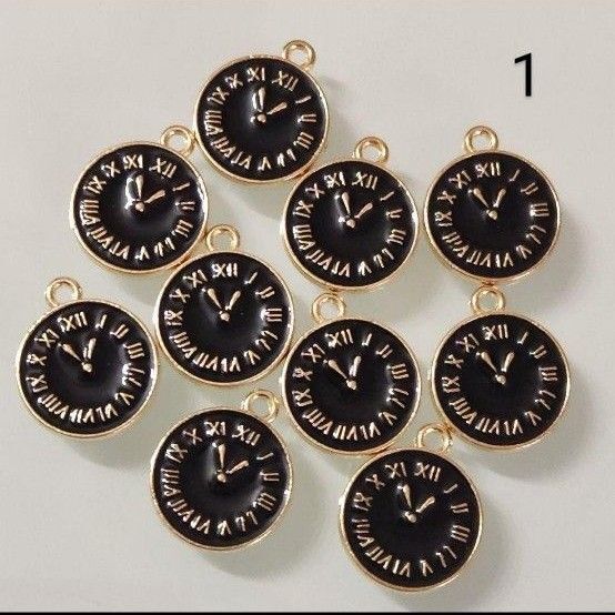 【商品番号1】10こ☆時計チャーム☆400円商品よりどり5つで1000円対象商品