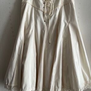 【値下げ】【美品】ロイスクレヨン 編み上げ 裾レースフレアスカート