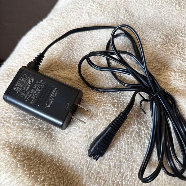 パナソニックACアダプター RC 1-80 (ESST39K7667) 入力 AC100-240V 50-60Hz 20VA