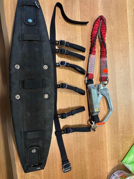 ニックスのヌメ革の腰道具フルセットになります。写真に写ってるもの全ての販売です。分からない事あればご質問ください。