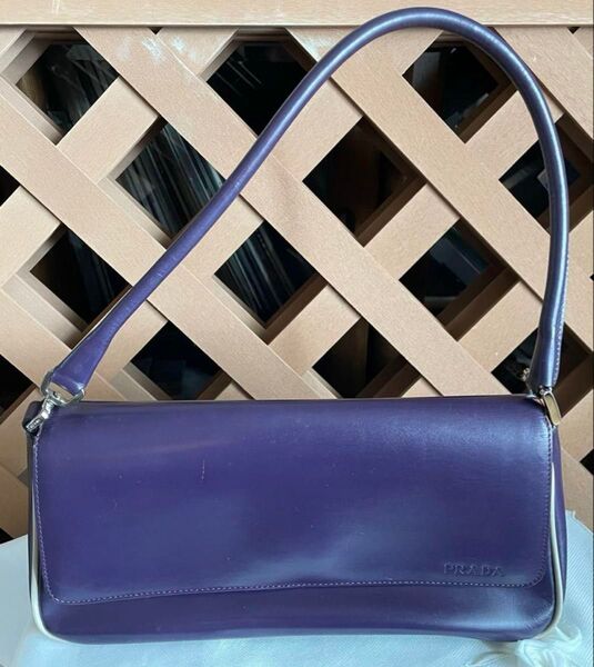 PRADA パープル レザー ショルダーバッグ