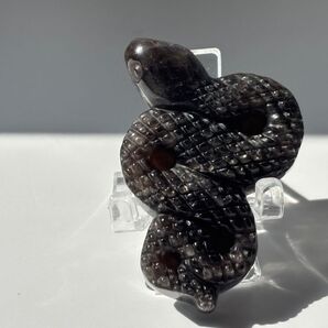 モリオン 蛇 ヘビ 虹入 天然石 置物