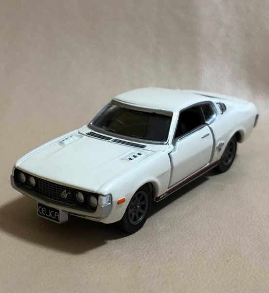 Yahoo!オークション -「トミカ リミテッド トヨタ 2000gt」の