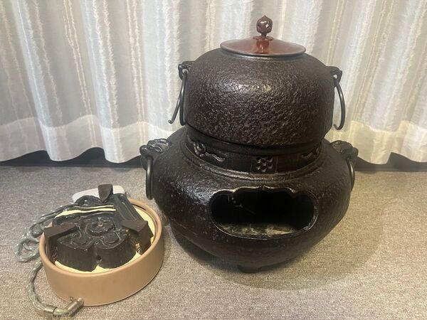 美品】伝統的な鋳鉄製茶釜 風炉 電熱器 鬼面風炉釜 野々田電熱器 茶道具 茶釜