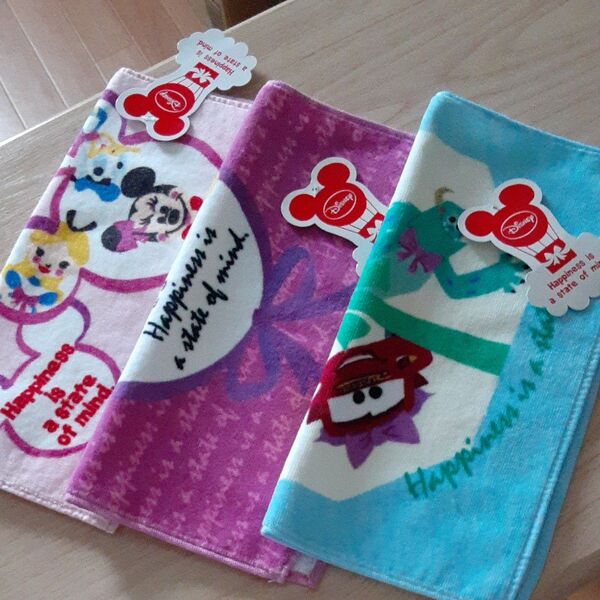 ディズニーキャラクターハンカチ3枚新品
