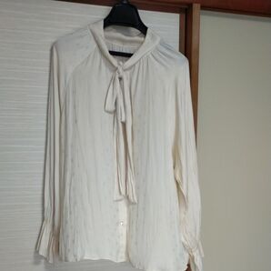 a.v.v ボウタイブラウス