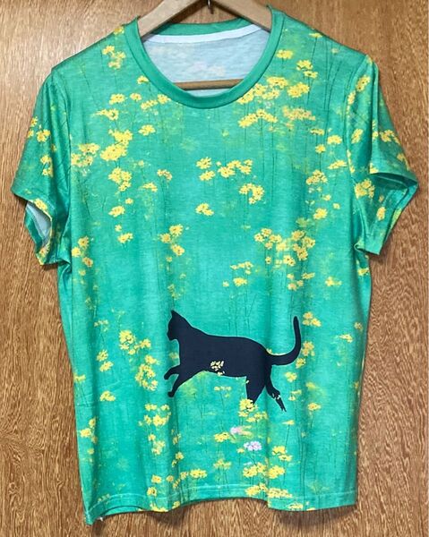 花畑を駆ける猫ちゃん♪ 猫柄 半袖Tシャツ Lサイズ