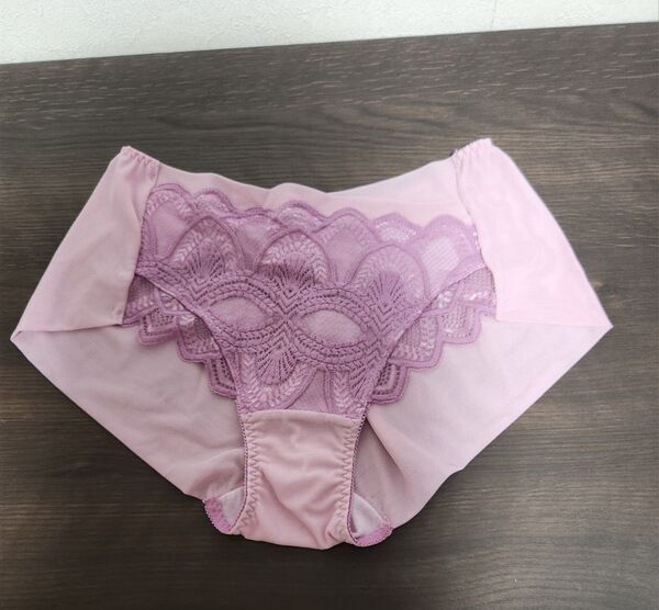 Triumph 素敵なデザインショーツ LLサイズ♪ピンク