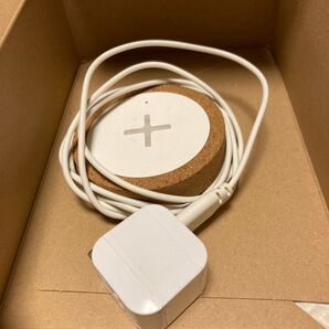ワイヤレス充電器とACアダプター