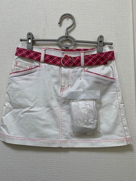 新品adidas白スカート ピンクチェックベルト付き
