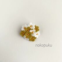 ♪noko♪ハンドメイド 小さな小さなお花ブローチ レース編み 抹茶色と白_画像1