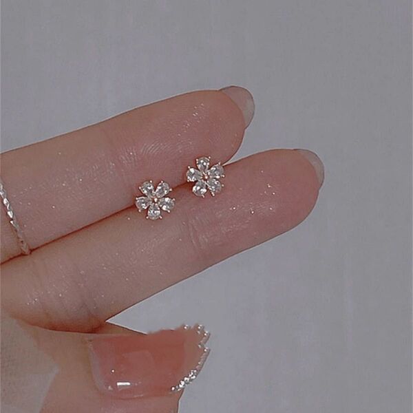 レディースピアス ジルコニア 花 春 シンプル ゴールド