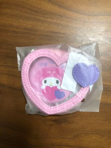 サンリオ マイメロディ 缶バッジ付きミニポーチ