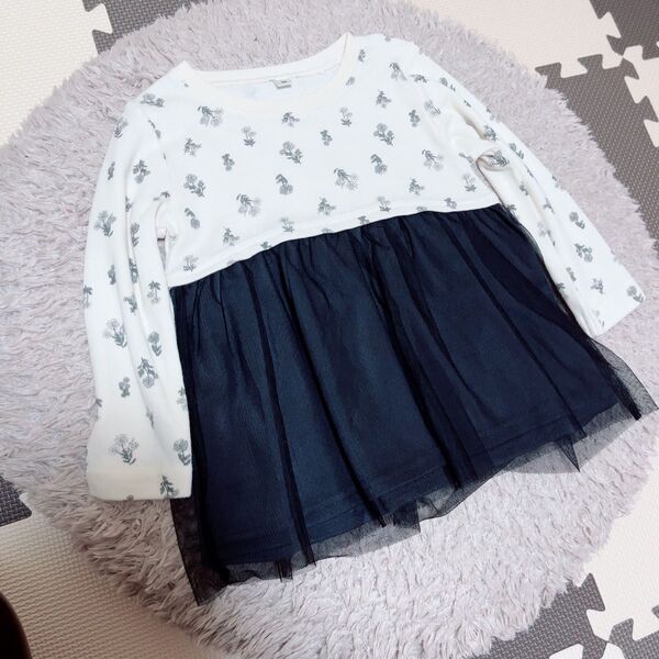 未使用ベビー服☆黒のチュール付きフラワー柄長袖カットソー☆90サイズ モノトーン カットソー チュニック 子供服