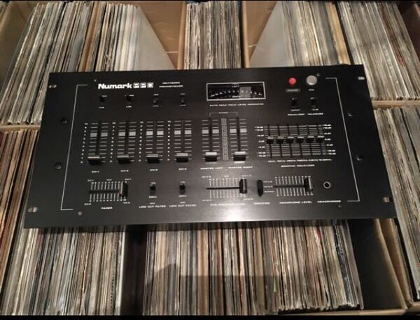 ヌマーク NUMARK DM1750 ビンテージミキサー