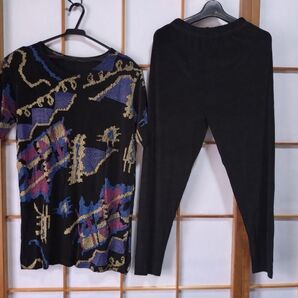 抽象パターン 黒 セットアップ レギンス 新品未使用 M 婦人服