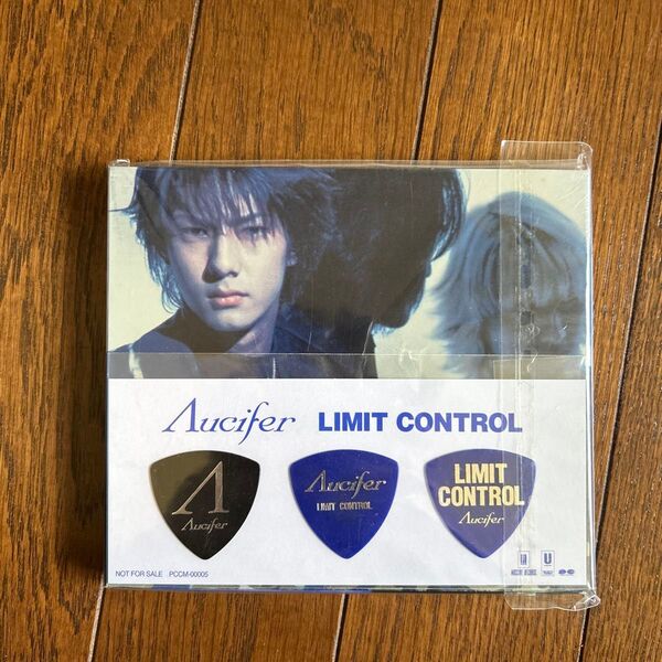 初回特典 カレンダーとピック付き Aucifer CD
