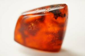  rare! extra-large size 1 point only! color tone . difference -! fine quality amber amber raw ore 23.8ct/4.7g