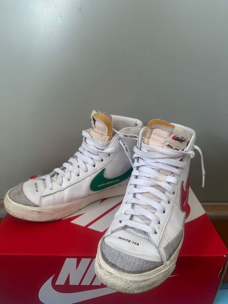 スニーカー ナイキ ブレーザー MID '77
