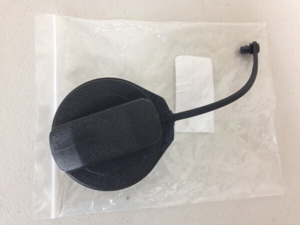 VW/Audi 新品燃料給油口キャップ (ゴルフ4/ゴルフ5/トゥーラン/ヴァリアント/ニュービートル/ザ.ビートル等)即決!(50)