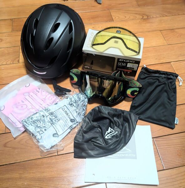 最終値下げ!GIRO ヘルメットsizeМ&ゴーグルセット 傷少ない美品 ゴーグル注釈有 ヘルメットインナー等おまけ多数! 映え!