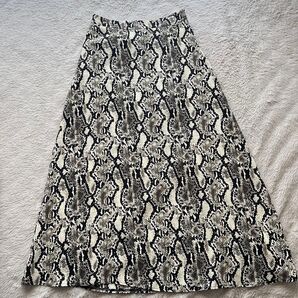 CONERS パイソン柄 美シルエット ロングスカート