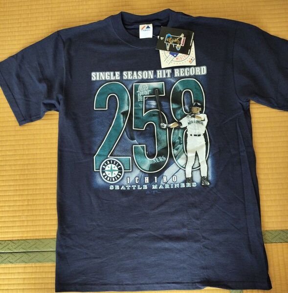 マリナーズイチローの歴代最多258安打の記念Tシャツ、サイズL