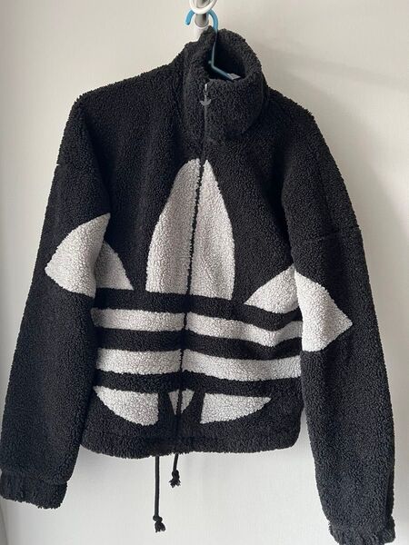 adidas Originals アディダス オリジナルス シェルパジャケット ボアジャケット フリース デカロゴ ビッグロゴ