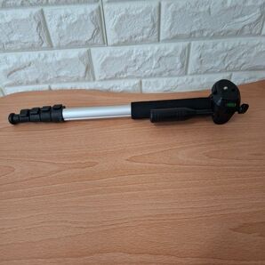 アルミ製 一脚 水平器付き 取り外し可能プレート 最大長さ136cm