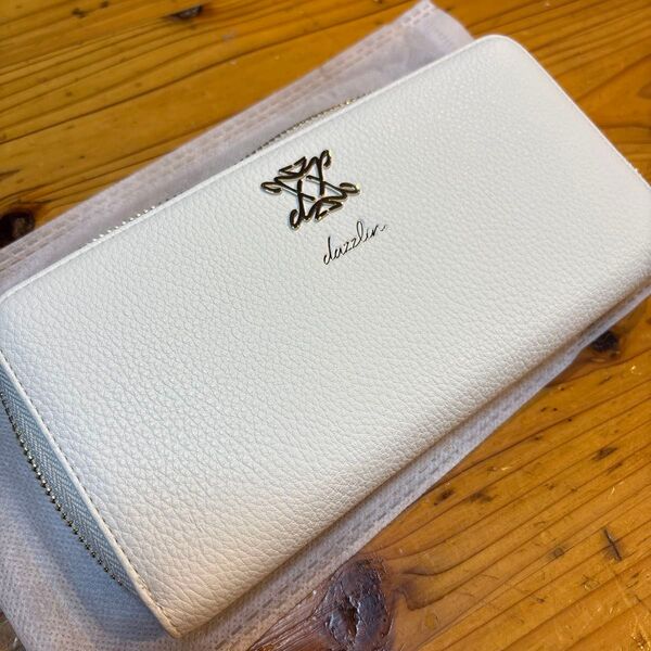 新品 dazzlin 長財布 ラウンドファスナー
