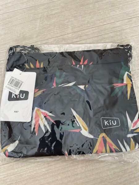kiu キウ サコッシュ ショルダーバッグ 斜め掛けバッグ 黒 花柄 新品 未使用