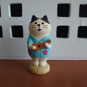 デコレ コンコンブル ハチワレ ウクレレ