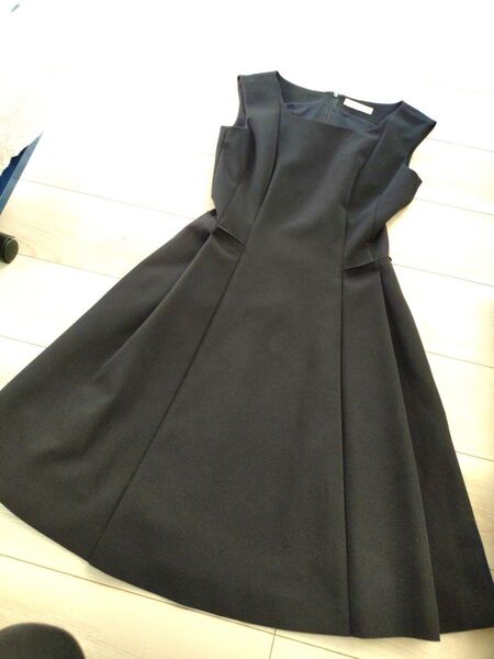 《美品》 ネミカ nemika ワンピース フォーマル ドレス ノースリーブ