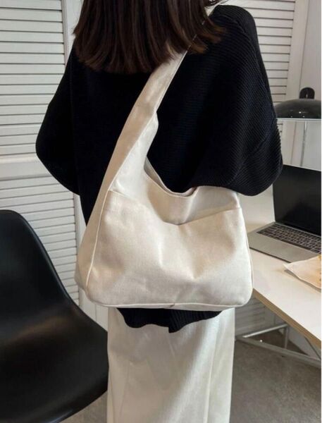 SHEIN ボーボバッグ ミニマリスト ホワイト バッグ ショルダーバッグ トートバッグ